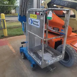 2018 Genie AWP-30SDC Pusharound Lift
