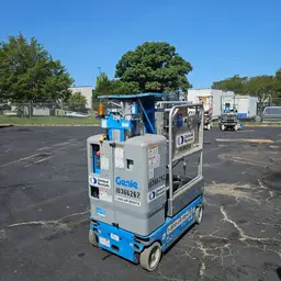 2015 Genie GR-15 Self-Propelled One-Person Lift