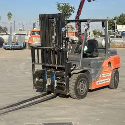 2017 Toyota 8FG35U Warehouse Forklift