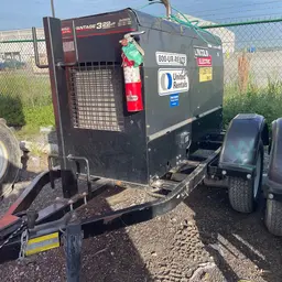 2021 Lincoln Electric VANTAGE 322 Welder