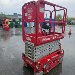2018 MEC MICRO 19 Scissor Lift