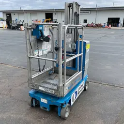 2017 Genie GR-20 Self-Propelled One-Person Lift
