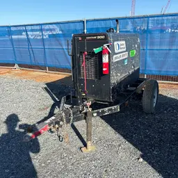 2018 Lincoln Electric Vantage 300 Welder