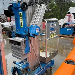 2018 Genie AWP-30SDC Pusharound Lift