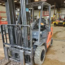 2015 Toyota 8FGU25 Warehouse Forklift