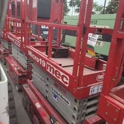 2018 MEC MICRO 19 Scissor Lift