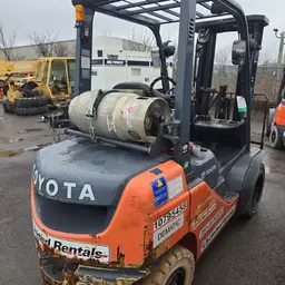 2018 Toyota 8FGU25 Warehouse Forklift