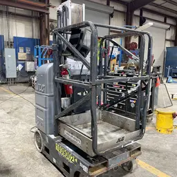 2015 JLG 20MVL Self-Propelled One-Person Lift
