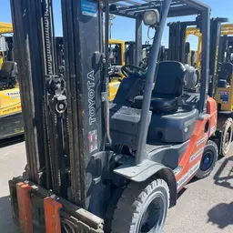 2018 Toyota 8FGU25 Warehouse Forklift