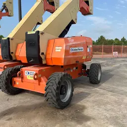 2014 JLG 800AJ Articulating Boom Lift