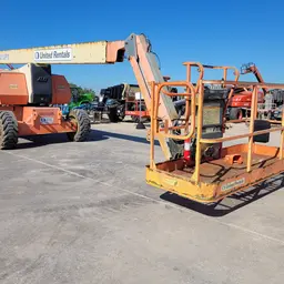 2015 JLG 800AJ Articulating Boom Lift
