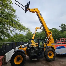 2015 JCB 507-42 Forklift
