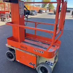 2018 JLG 1230ES Self-Propelled One-Person Lift