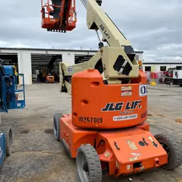 2014 JLG E400AJPN Articulating Boom Lift