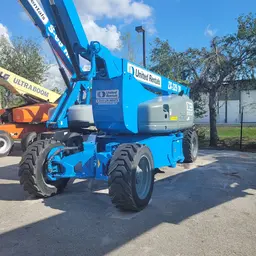 2015 Genie ZX-135 Articulating Boom Lift