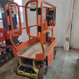 2016 JLG 1230ES Self-Propelled One-Person Lift