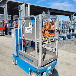 2017 Genie GR-20 Self-Propelled One-Person Lift
