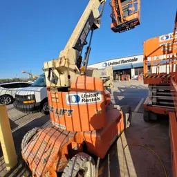 2013 JLG E400AJPN Articulating Boom Lift