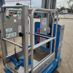 2016 Genie GR-20 Self-Propelled One-Person Lift