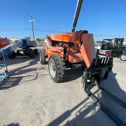 2014 SKYTRAK 8042 Forklift