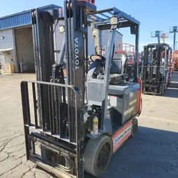 2018 Toyota 8FBCU25 Warehouse Forklift
