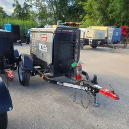 2019 Lincoln Electric VANTAGE 322 Welder