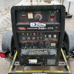 2019 Lincoln Electric VANTAGE 322 Welder