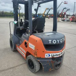 2017 Toyota 8FDU25 Warehouse Forklift