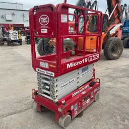 2018 MEC MICRO 19 Scissor Lift
