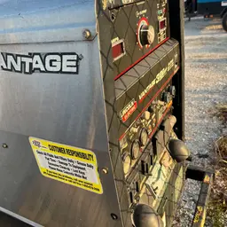 2019 Lincoln Electric VANTAGE 322 Welder