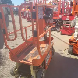 2016 JLG 1230ES Self-Propelled One-Person Lift