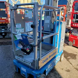 2015 Genie GR-20 Self-Propelled One-Person Lift