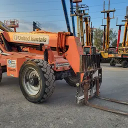 2014 SKYTRAK 8042 Forklift