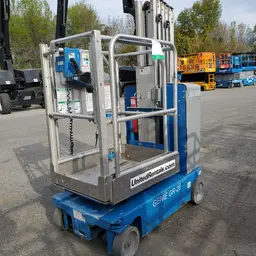 2016 Genie GR-20 Self-Propelled One-Person Lift