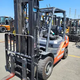 2018 Toyota 8FGU30 Warehouse Forklift