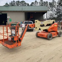 2015 JLG E450AJ Articulating Boom Lift