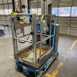 2016 Genie GR-20 Self-Propelled One-Person Lift