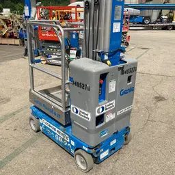 2016 Genie GR-20 Self-Propelled One-Person Lift