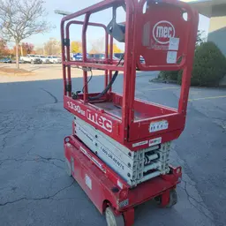 2017 MEC 1330SE Scissor Lift