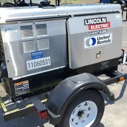 2020 Lincoln Electric VANTAGE 322 Welder