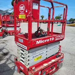 2017 MEC MICRO 19 Scissor Lift