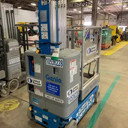2016 Genie GR-20 Self-Propelled One-Person Lift