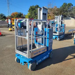 2017 Genie GR-20 Self-Propelled One-Person Lift