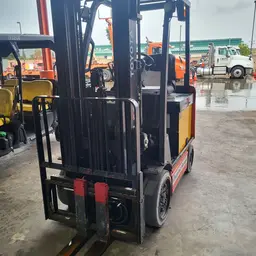 2018 Toyota 8FBCU25 Warehouse Forklift