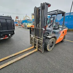 2017 Toyota 8FD45U Warehouse Forklift