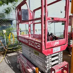 2017 MEC MICRO 19 Scissor Lift