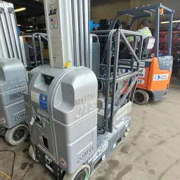 2017 JLG 20MVL Self-Propelled One-Person Lift