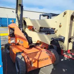 2016 JLG E400AJPN Articulating Boom Lift