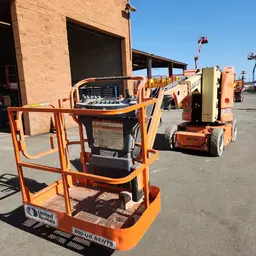 2013 JLG E300AJP Articulating Boom Lift