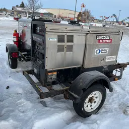2019 Lincoln Electric VANTAGE 322 Welder